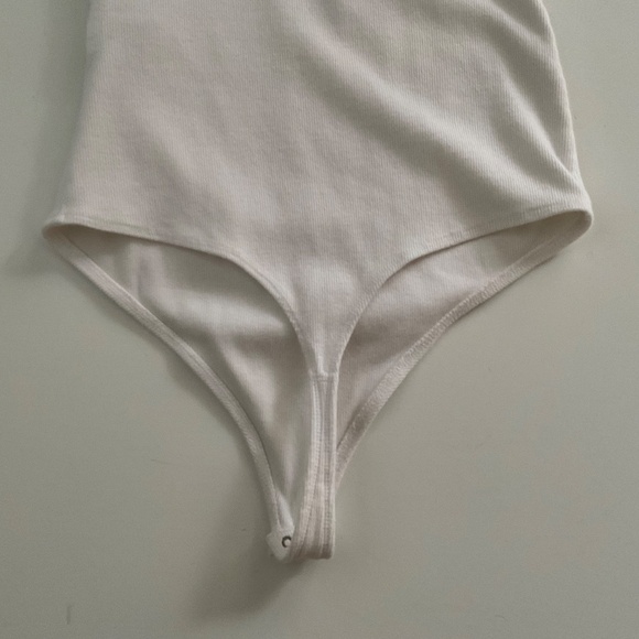 Abercrombie & Fitch Wrap Sleeveless Bodysuit Sz L White Stretch Capsule Ribbed - Picture 13 of 13